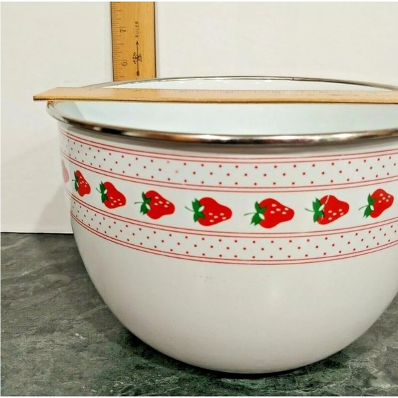 Strawberries Serving Bowl by The Main Vintage Enamel Large Bowl EUVC Strawberry - Picture 5 of 8